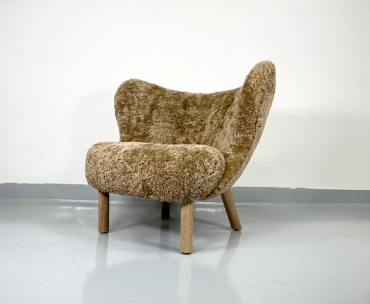 Little Petra Lounge Chair Sheepskin