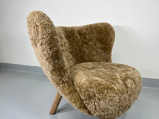 Little Petra Lounge Chair Sheepskin