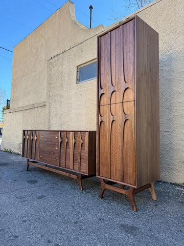 24" Brasilia Walnut Linen Cabinet