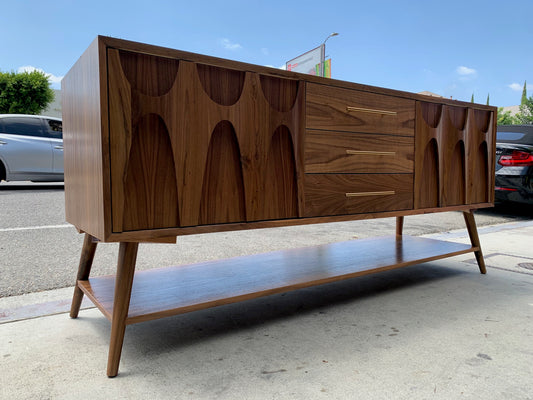 Brasilia Double Sink W/ Bottom Shelf