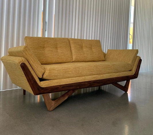 Pearsall Style Loveseat
